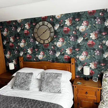 Willows Guest House-3