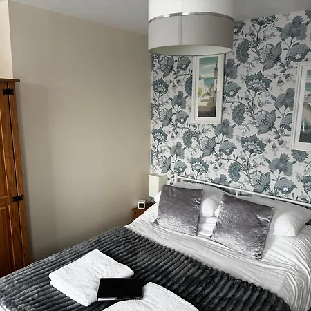 Willows Guest House-3