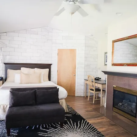 Grass Valley Courtyard Suites-3