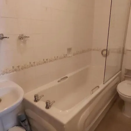 Cranborne Guest Accommodation Exclusively For Adults-2
