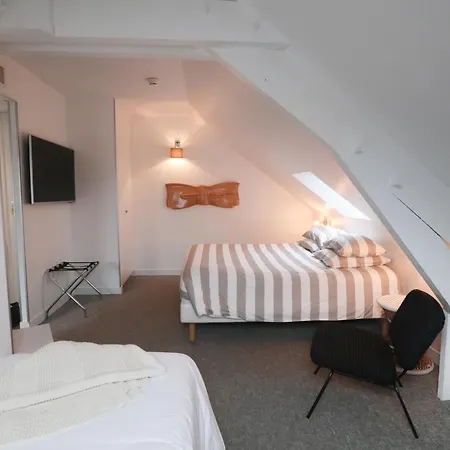Hôtel Le Collonges TV connecté wifi Netflix-2