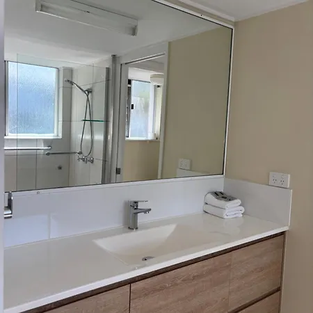 Bayview Harbourview Apartments-3