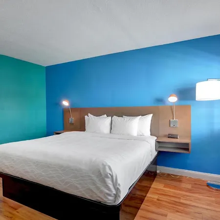 Signature Inn Medford Downtown - Newly Renovated-2