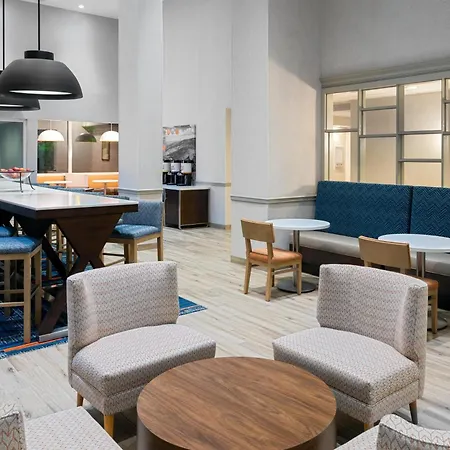 Hampton Inn & Suites Charlottesville At The University-2