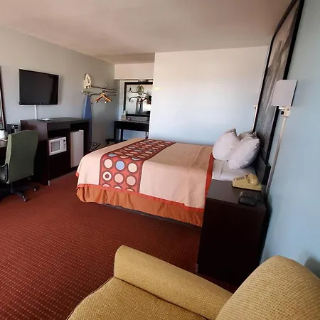 Super 8 By Wyndham Van Horn-3