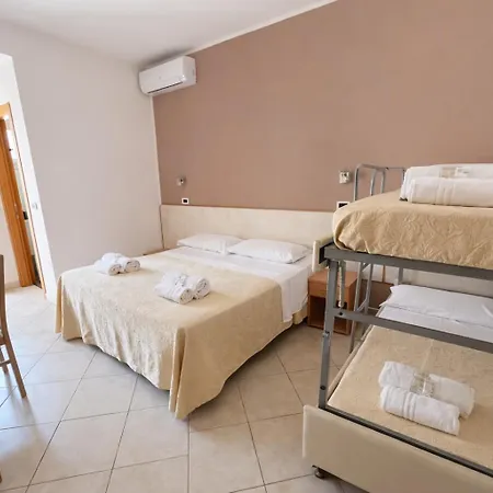 Hotel Favorita Easy Stay-2