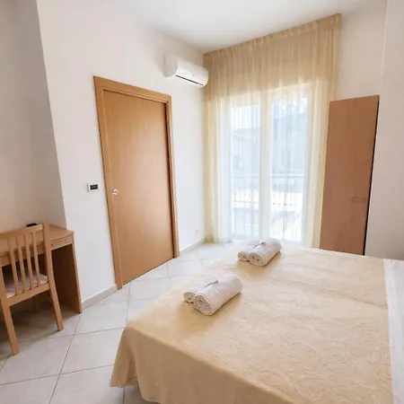 Hotel Favorita Easy Stay-3