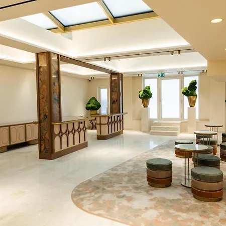 Grand Hotel Vilnius, Curio Collection By Hilton-3