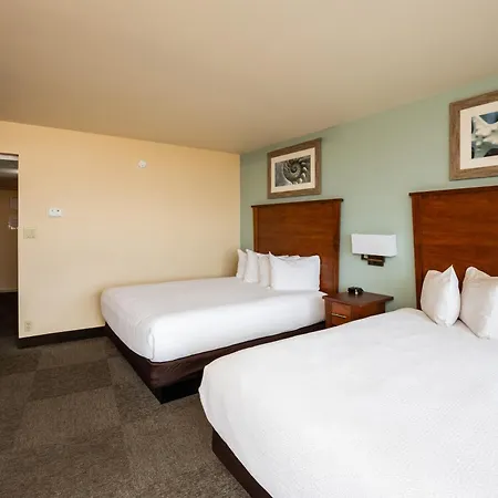 Reges Oceanfront Resort-3