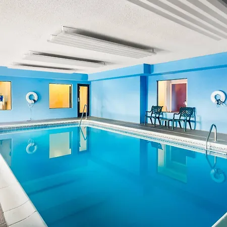 Quality Inn & Suites Niles-3