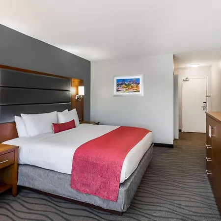 Wyndham Garden Greensboro-3