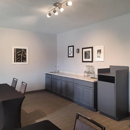 Country Inn & Suites By Radisson, Appleton Airport - Fox River Mall Area-2