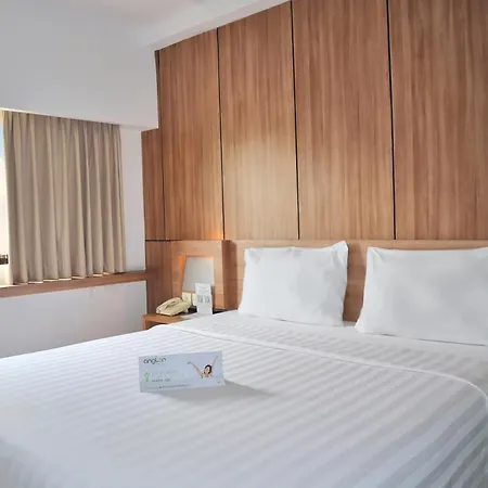 Whiz Hotel Cikini Jakarta-2