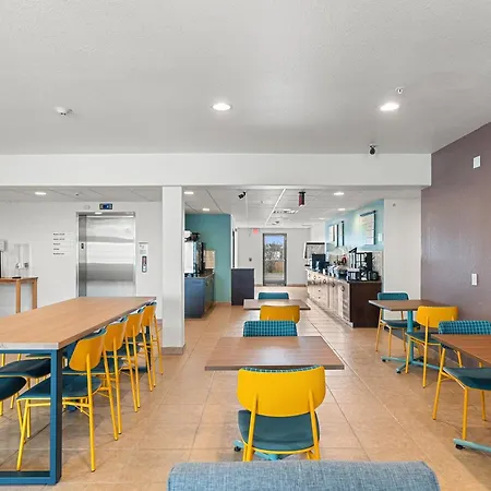 Garner Hotel Gonzales By Ihg-2