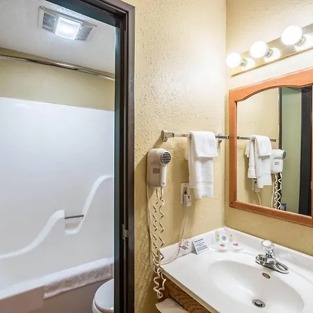 Quality Inn Scottsbluff-2