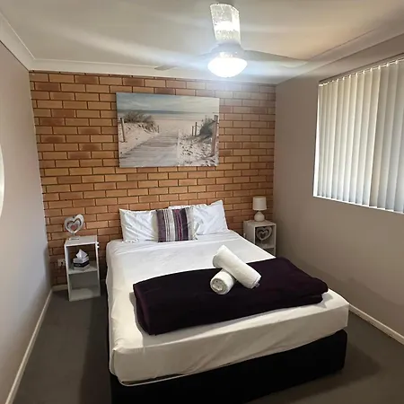 Beachlander Self-Contained Holiday Apartments-3