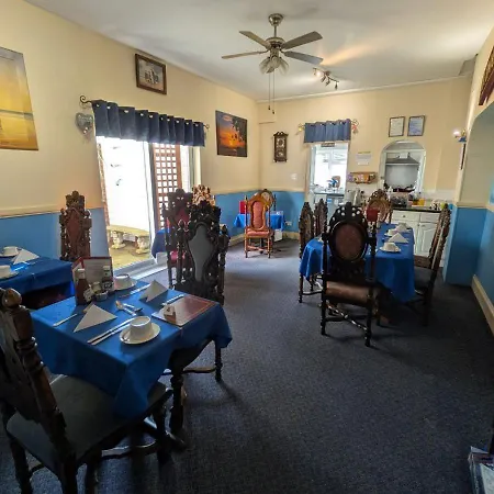 Kingswinford Guest House With Free Parking-3