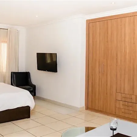 Inn And Out Plus Craighall-3