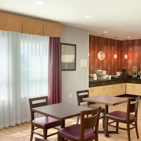 Super 8 By Wyndham Carrizo Springs-3