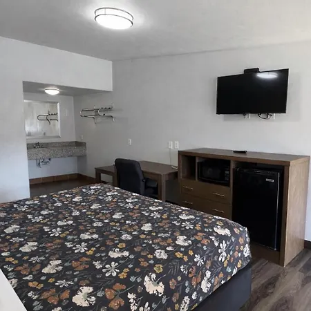 American Inn & Suites-3