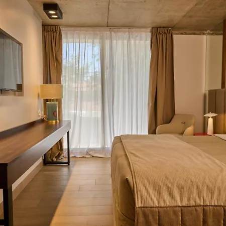Nuit Hotel-2