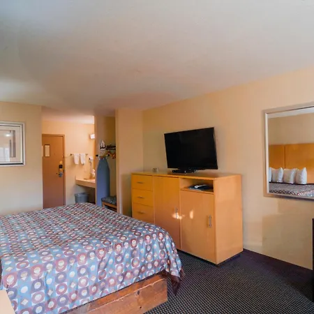 Rodeway Inn Blair-3
