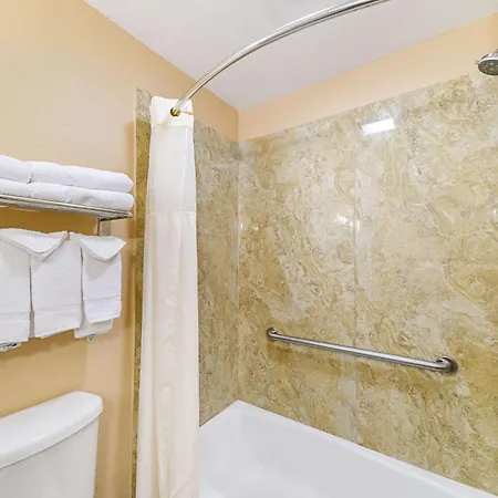 Quality Inn & Suites Lubbock South-2