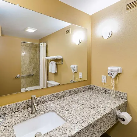 Quality Inn & Suites Lubbock South-3