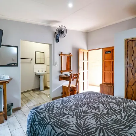 Flamboyant Guesthouse-3