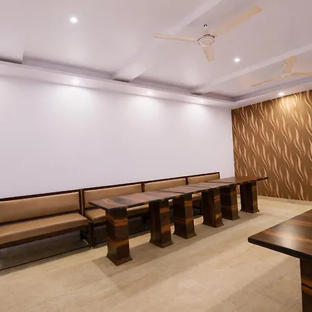 Fabhotel Crown Residency- Near Lakhani Armaan Metro Station-2