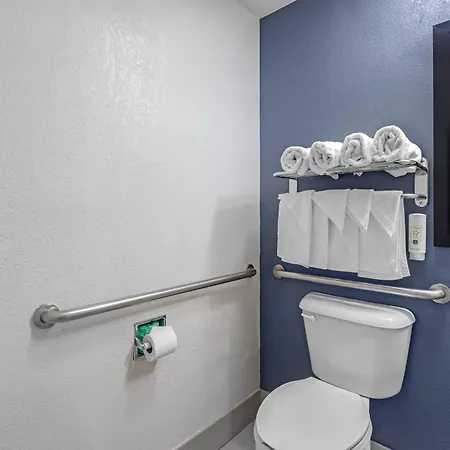 Quality Inn & Suites Edgefield-3