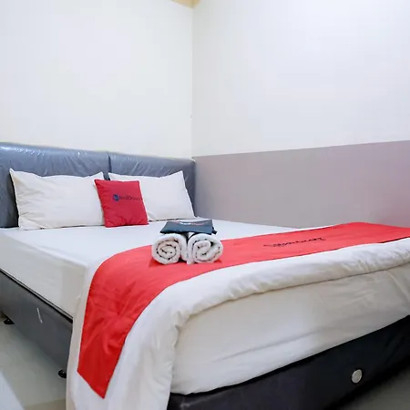 RedDoorz @ Jalan Biak Roxy Jakarta-2