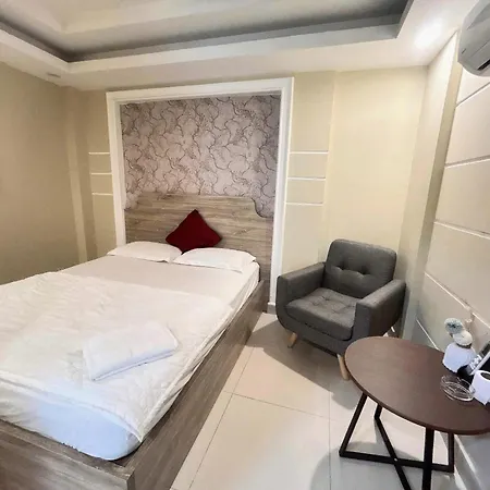 Royal Hotel-2