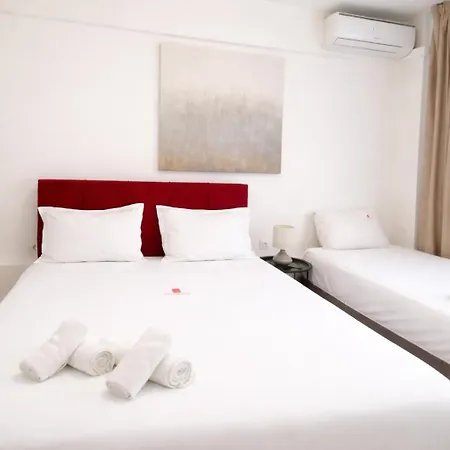 City Plaza Apartments & Rooms-3