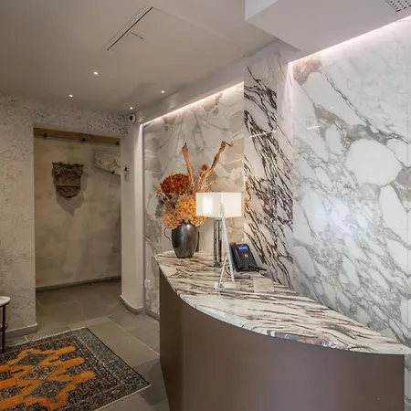 Donati Luxury Tower Suites-2