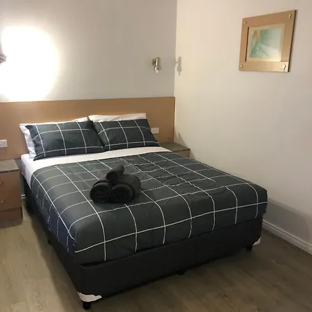 Latitude20 Cattrall Park Motel-2
