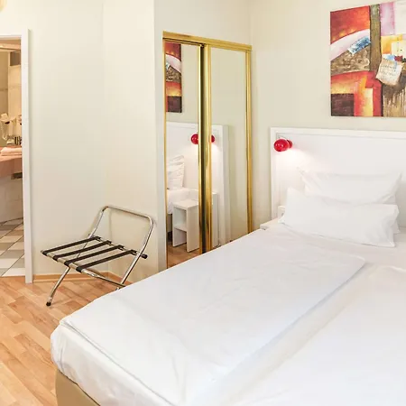 Hotel Am Schloss Koepenick By Golden Tulip-2