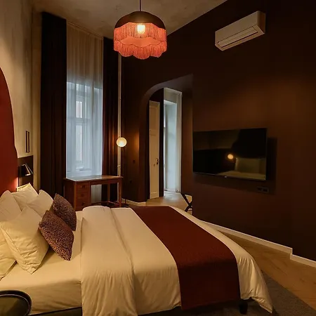 Maroon & Moss Residence-2