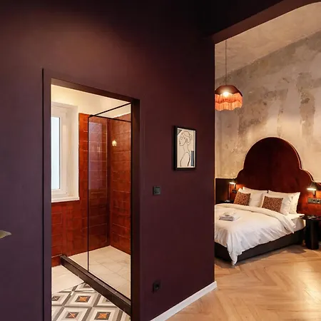 Maroon & Moss Residence-2
