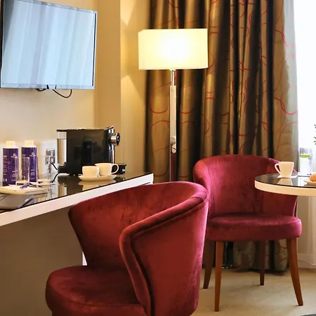 The Rose Hotel-2