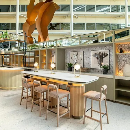 Hilton London Heathrow Airport-3
