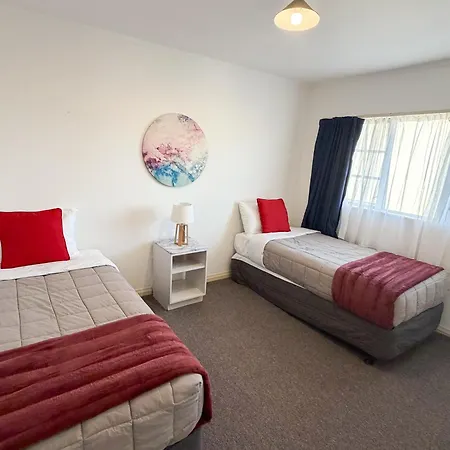 Settlers Motor Lodge-3
