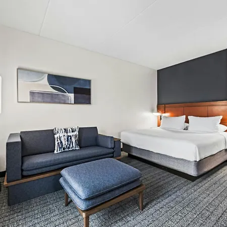 Courtyard By Marriott Clarksville-2
