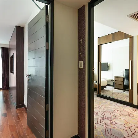 Radisson Suites Bangkok Sukhumvit-2