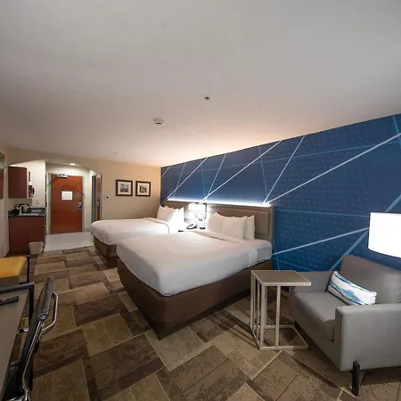 Comfort Inn & Suites Hutchinson-2