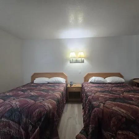Economy Inn & Suites-3