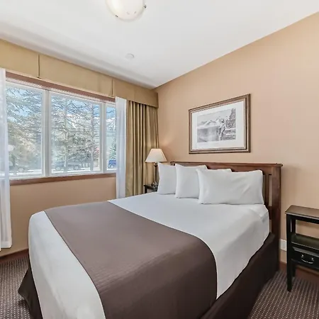 Canmore Rocky Mountain Inn-2