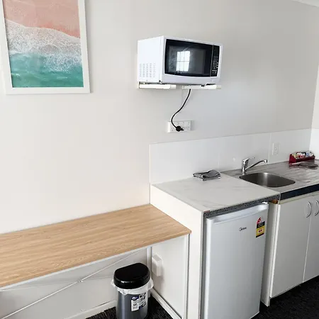 Champers Motor Inn-2