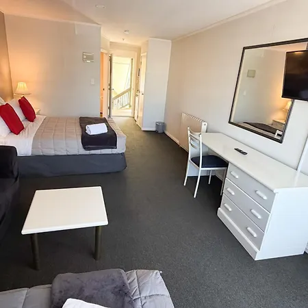 Champers Motor Inn-2
