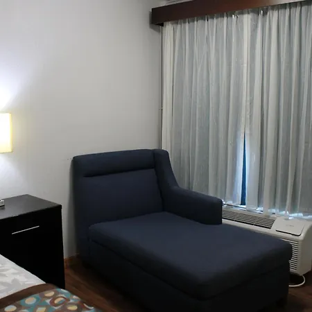 Pine Tree Inn-3